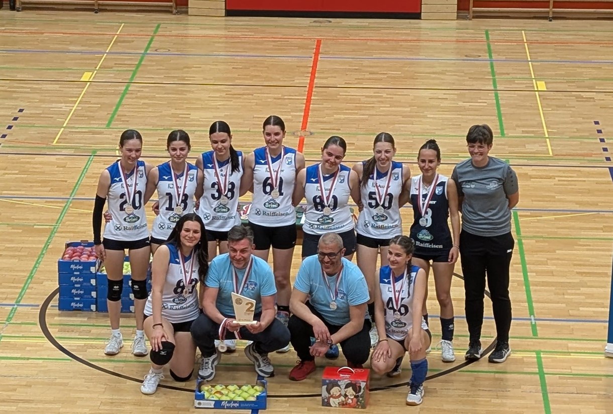 SSV BRIXEN BLAU:20 PERNTHALER LAURA - 18 CREPAZ LEA - 38 BURGER AMY - 61 KLEON LENA - 80 PIAZZOLLA FLAVIA - 50 KRALER LENA - 8 WIELAND ALINA - 83 BOSSA NOEMI - 46 BORIOTTI MARTINA