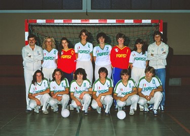 1982-1983 Damen